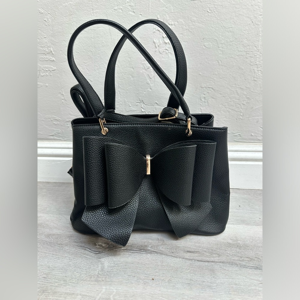 Black bow bag